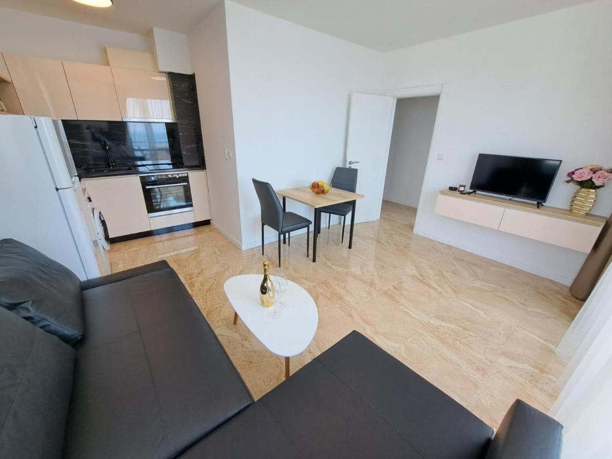 Onyx 2 Private Beach Apartment Sveti Vlas Exteriör bild