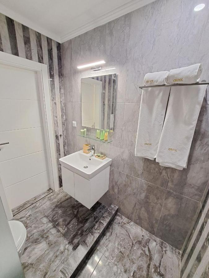 Onyx 2 Private Beach Apartment Sveti Vlas Exteriör bild