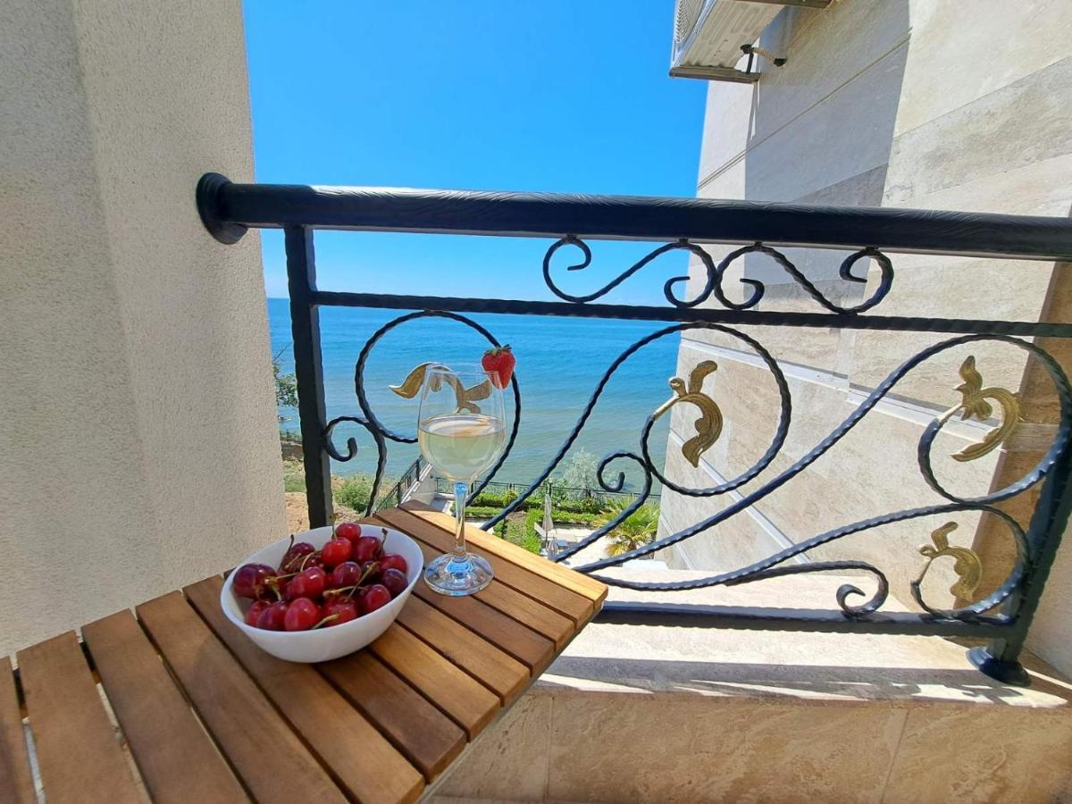 Onyx 2 Private Beach Apartment Sveti Vlas Exteriör bild