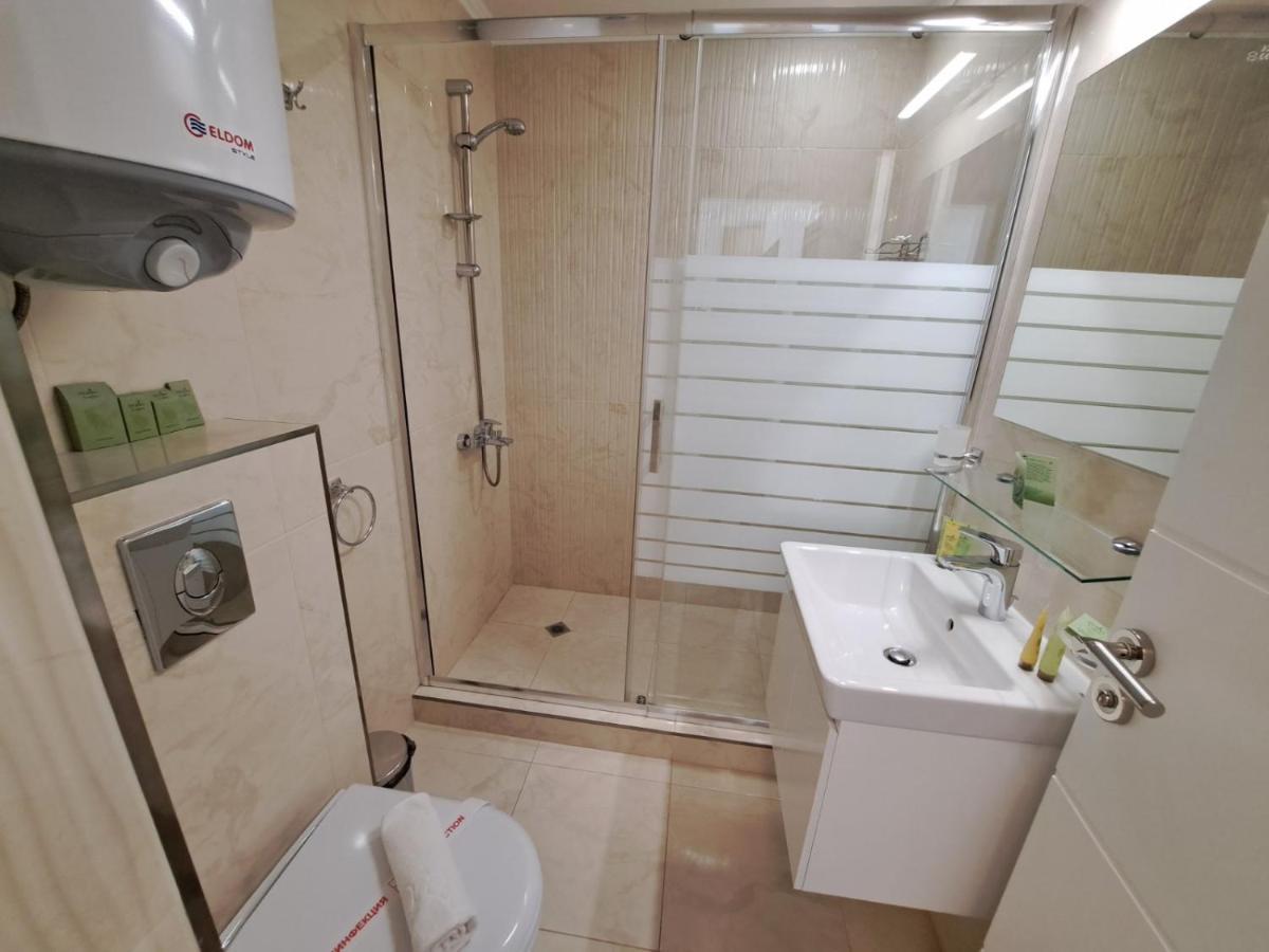 Onyx 2 Private Beach Apartment Sveti Vlas Exteriör bild